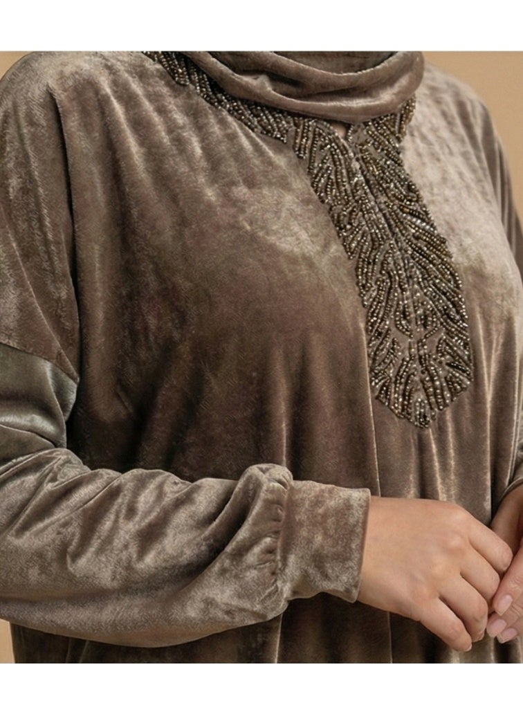 شرشف صلاة مخمل ناعم وفضفاض بصدر لامع وسحاب ذهبي أنيق - طقم صلاة مريح للنساء - بني موكا - Image 3